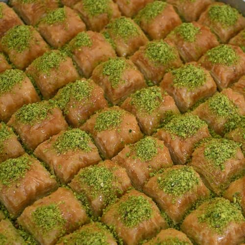 Baklava with pistachios according to traditional home recipe (500 g)|B0D2Y52RKT